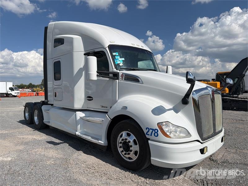Kenworth T680 Autotractoare