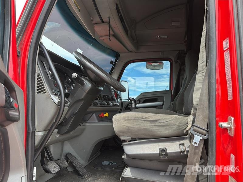 Kenworth T680 Тягачі