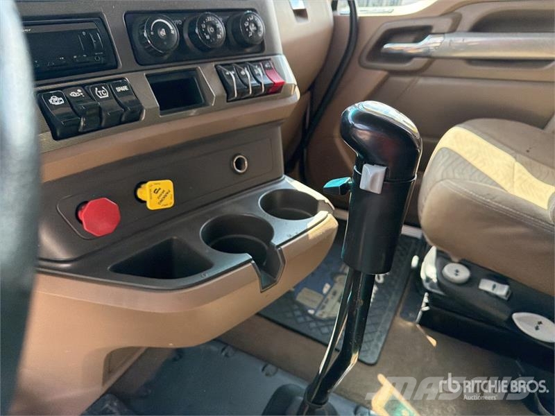 Kenworth T680 Autotractoare