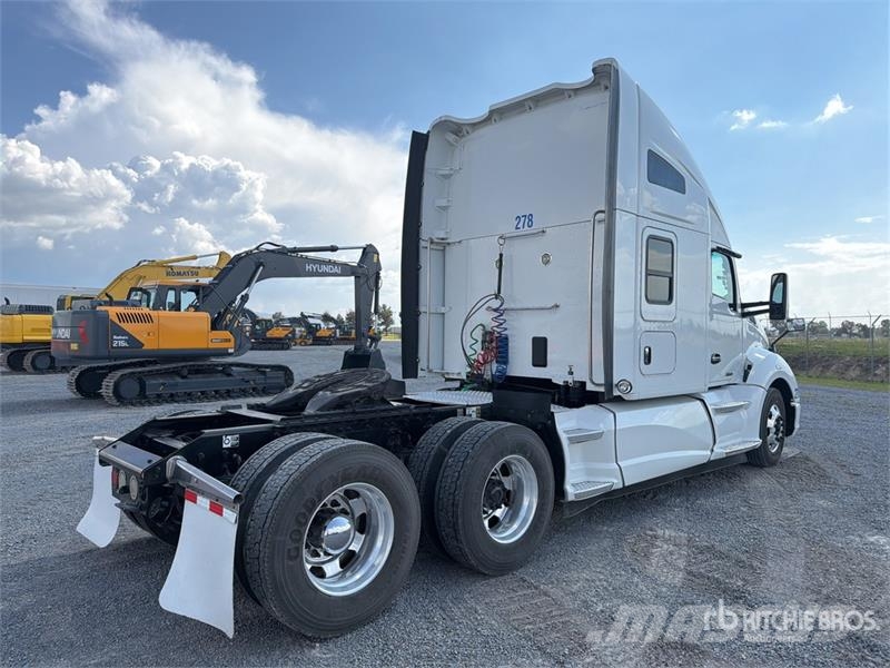 Kenworth T680 Autotractoare