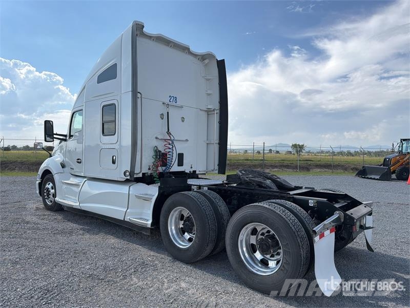 Kenworth T680 Autotractoare