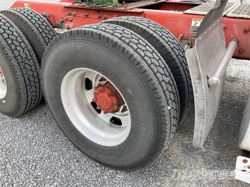 Kenworth T680 Vetopöytäautot