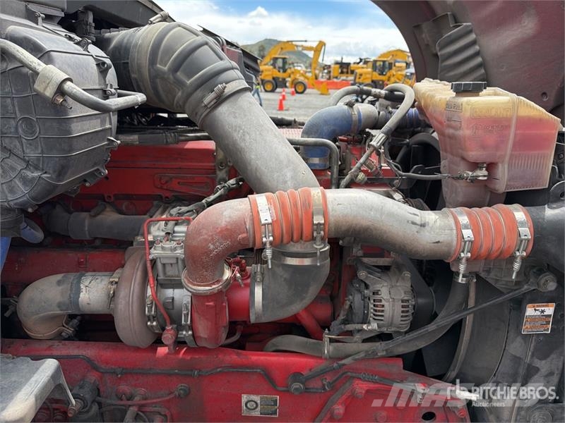 Kenworth T680 Тягачі