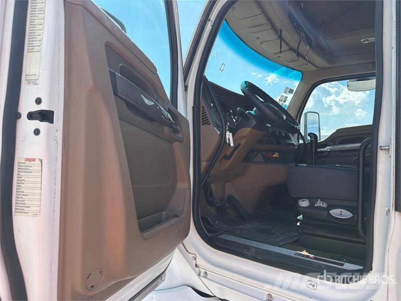 Kenworth T680 Autotractoare