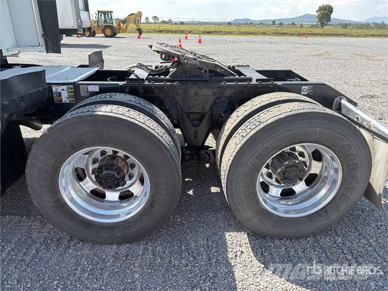 Kenworth T680 Autotractoare