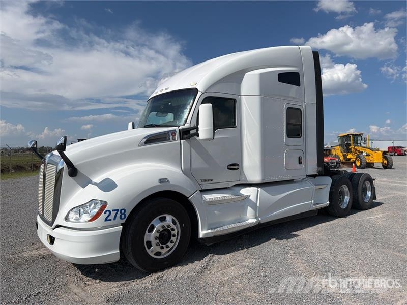 Kenworth T680 Autotractoare