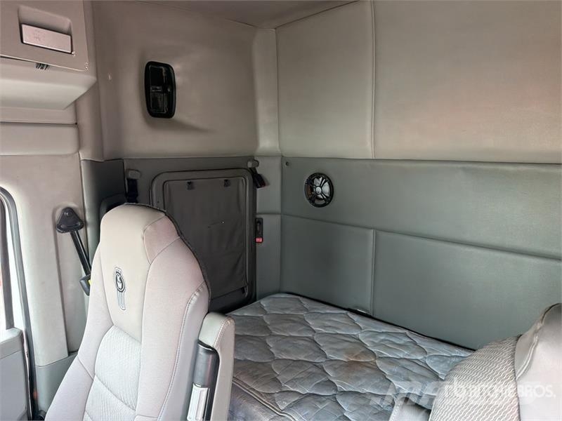 Kenworth T680 Motrici e Trattori Stradali