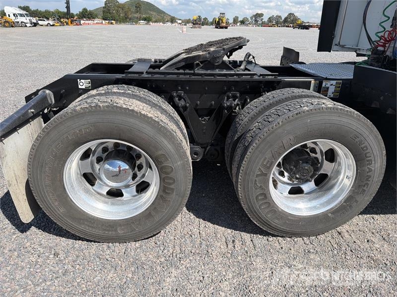 Kenworth T680 Autotractoare