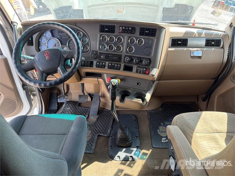 Kenworth T680 Autotractoare