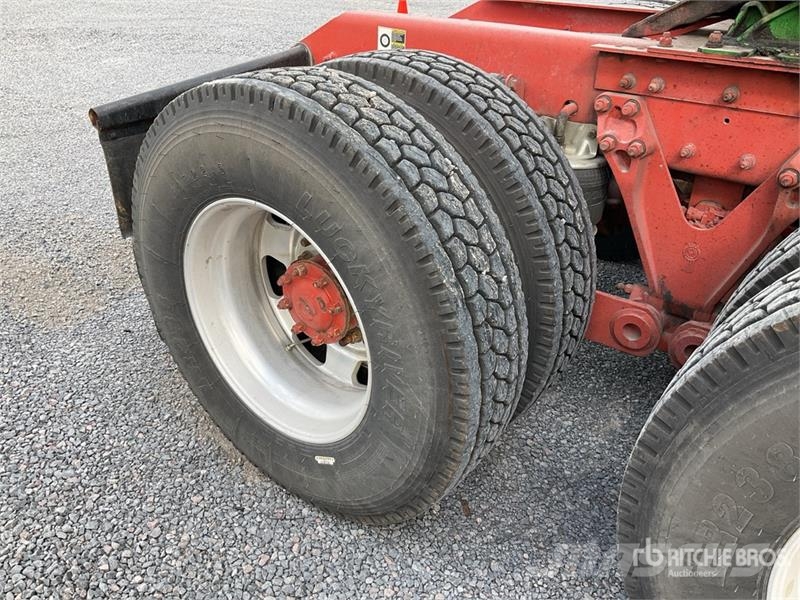Kenworth T680 Vetopöytäautot