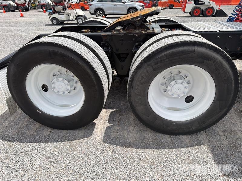 Kenworth T800 Sadulveokid