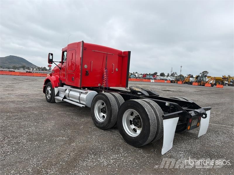 Kenworth T800 Truck Tractor Units
