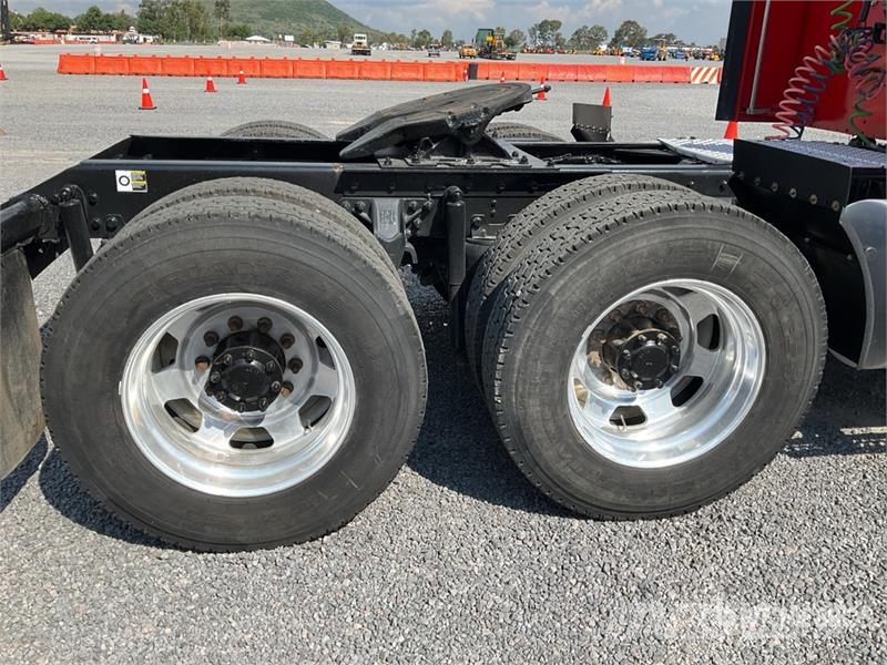 Kenworth T800 وحدات الجر