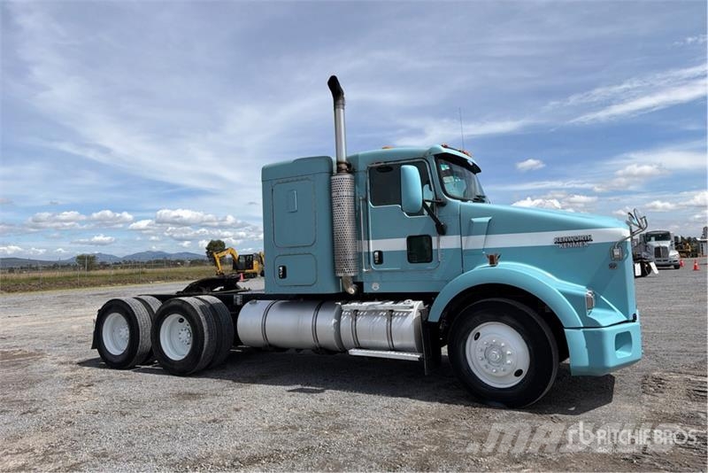 Kenworth T800 牵引车