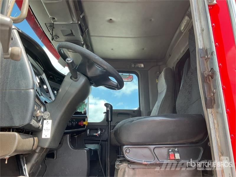 Kenworth T800 وحدات الجر