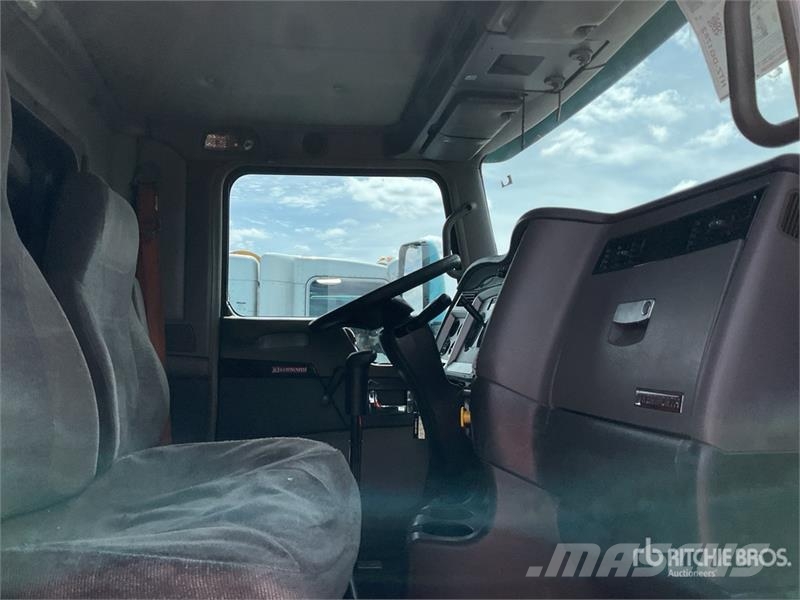 Kenworth T800 Sadulveokid