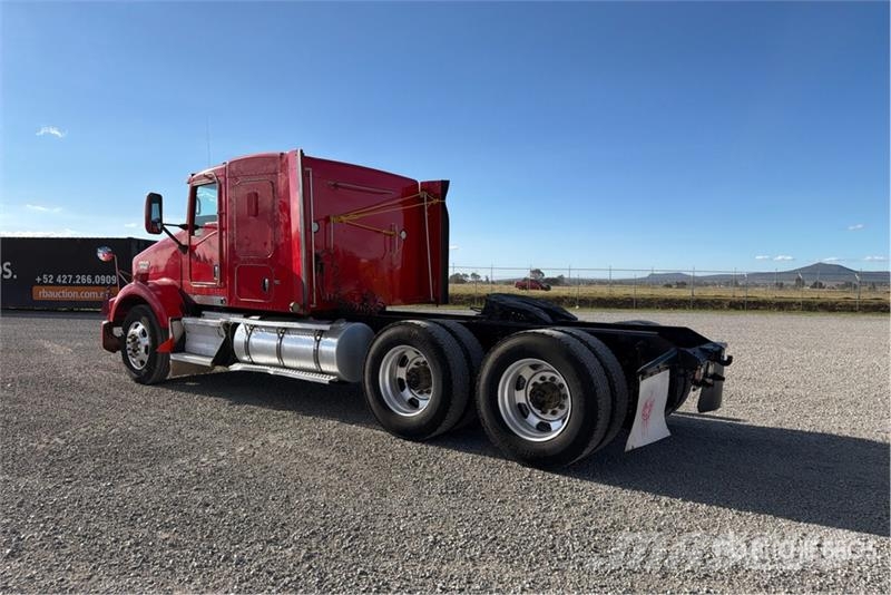 Kenworth T800 وحدات الجر
