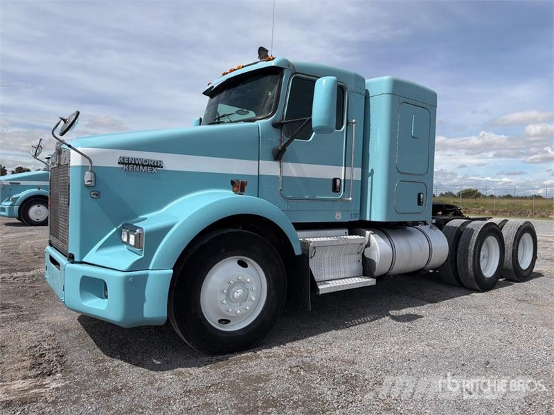 Kenworth T800 牵引车