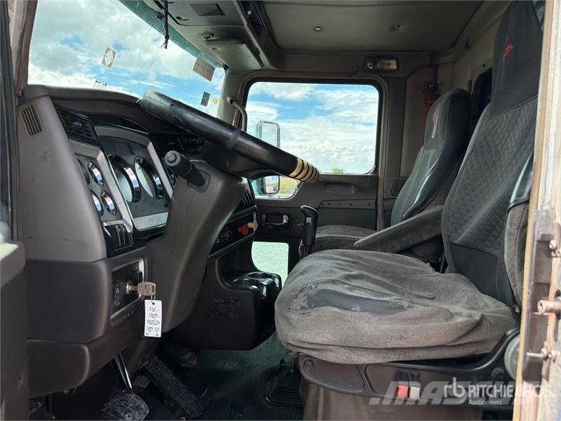 Kenworth T800 Trekkers