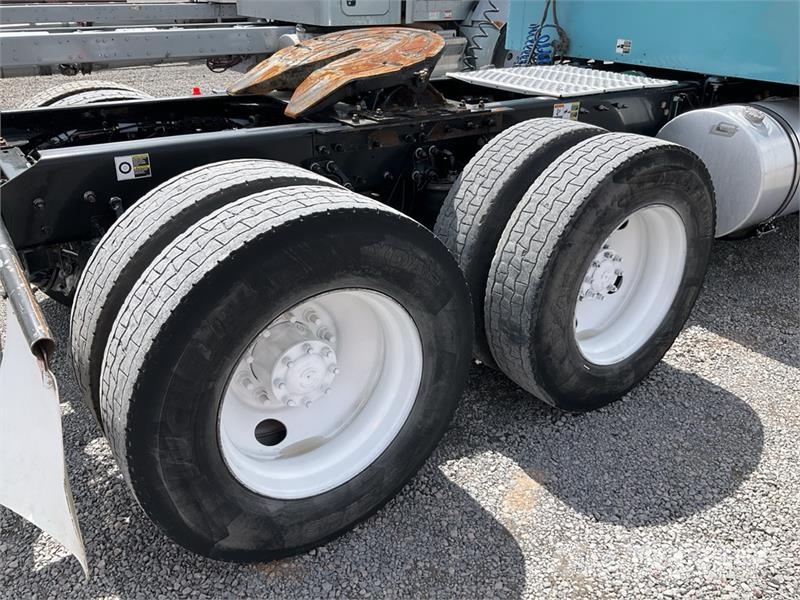 Kenworth T800 Sadulveokid