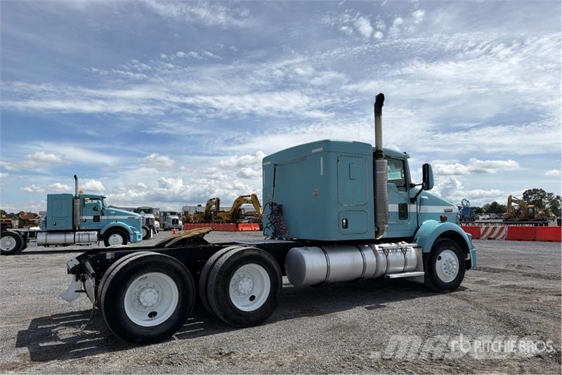 Kenworth T800 牵引车