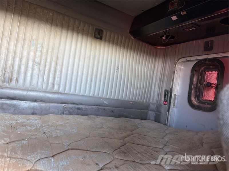 Kenworth T800 وحدات الجر