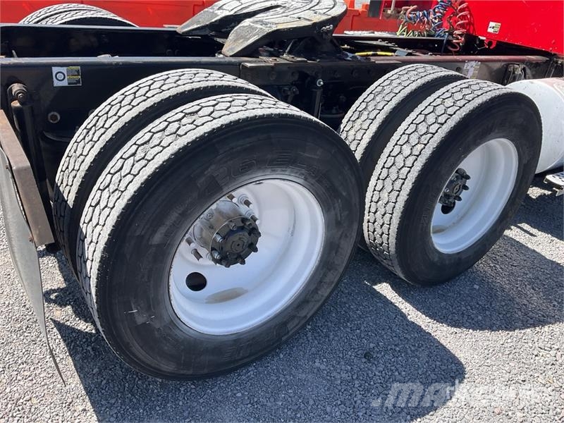Kenworth T800 Vetopöytäautot