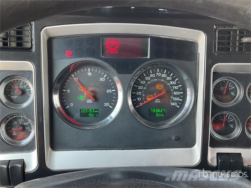 Kenworth T800 وحدات الجر