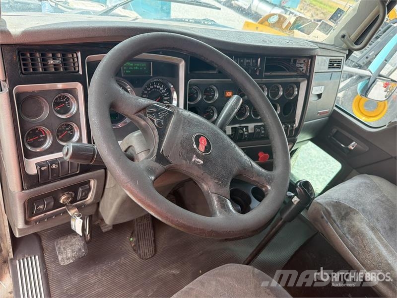 Kenworth T800 Sadulveokid