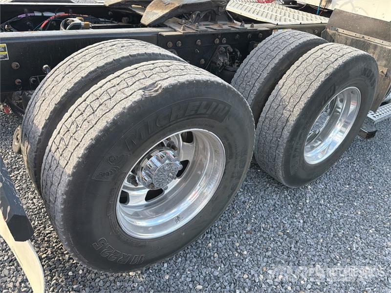 Kenworth T800 Naudoti vilkikai