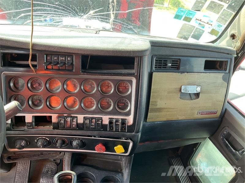 Kenworth T800 Truck Tractor Units