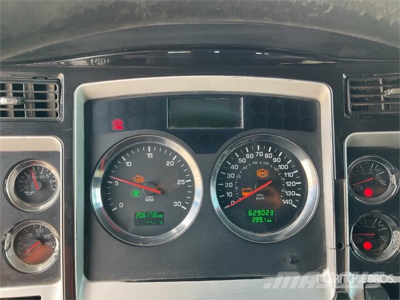 Kenworth T800 وحدات الجر