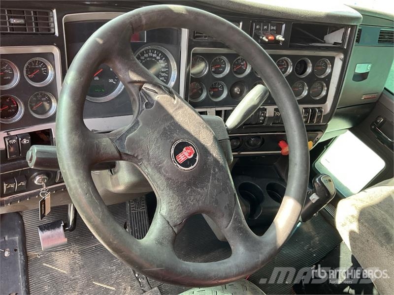 Kenworth T800 Truck Tractor Units