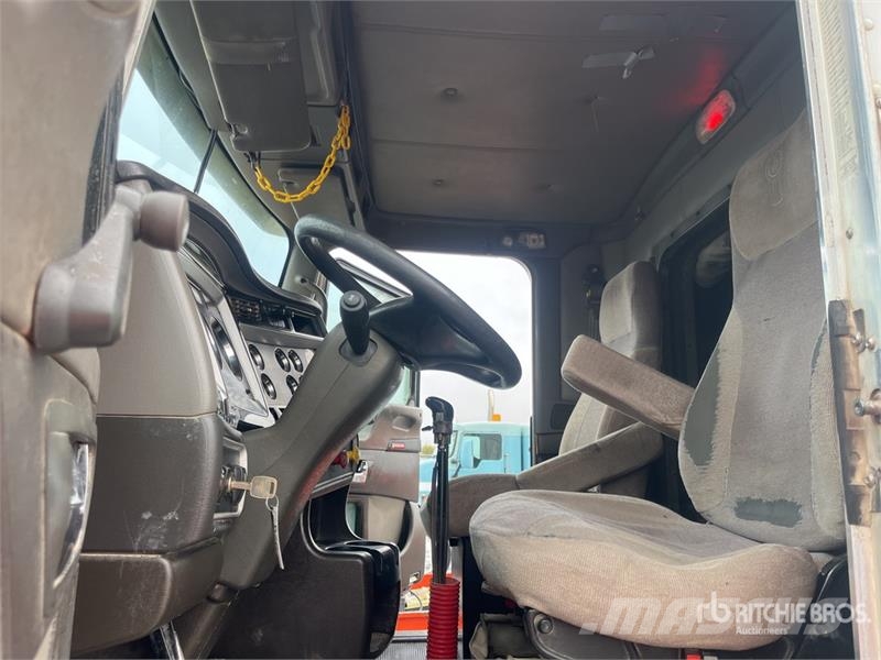 Kenworth T800B Naudoti vilkikai