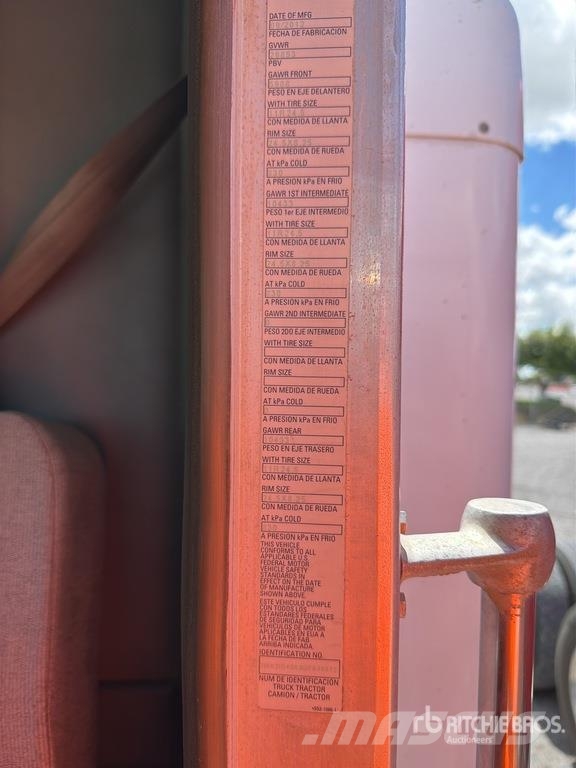Kenworth T800B Naudoti vilkikai