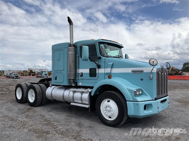 Kenworth T800B Trekkers