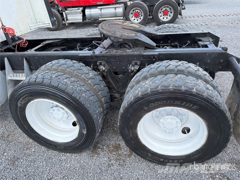 Kenworth T800B Naudoti vilkikai