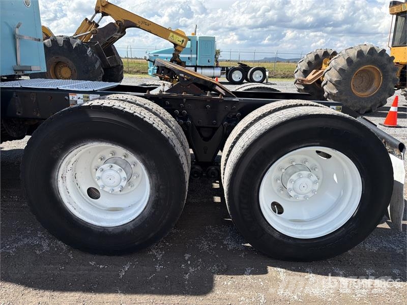 Kenworth T800B Тягачі