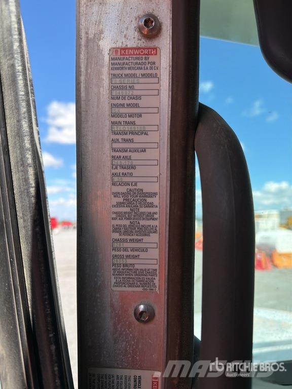Kenworth T800B Naudoti vilkikai
