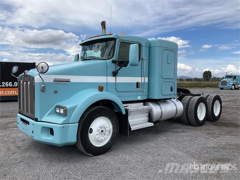 Kenworth T800B Trekkers