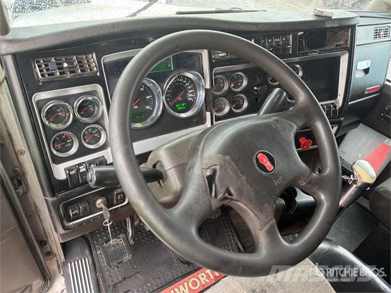 Kenworth T800B Tracteur routier
