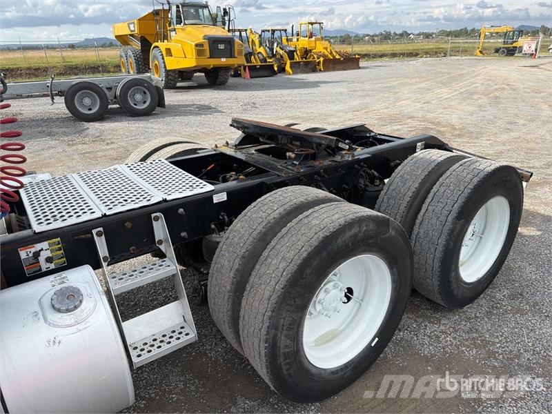 Kenworth T800B Sadulveokid