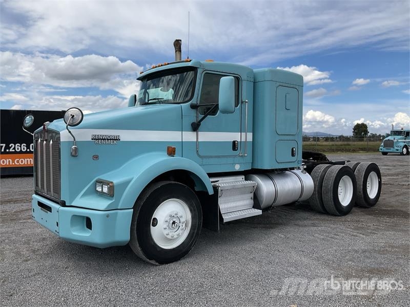 Kenworth T800B Trekkers