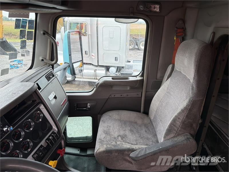 Kenworth T800B Тягачі