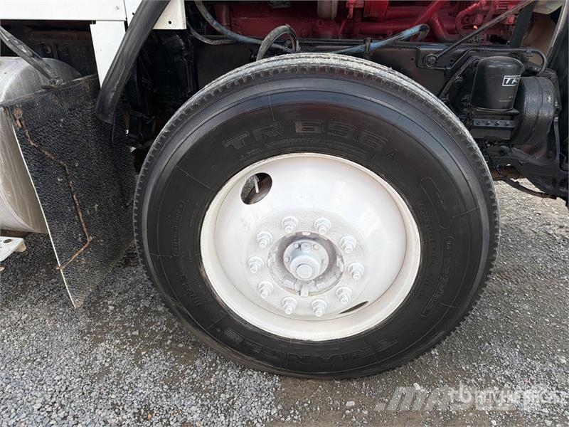 Kenworth T800B Naudoti vilkikai