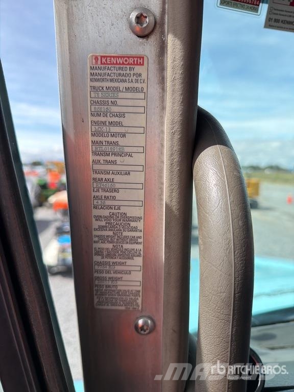 Kenworth T800B Влекачи