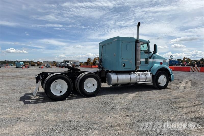 Kenworth T800B Влекачи