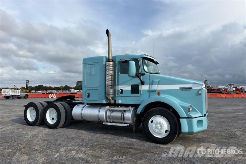 Kenworth T800B Sadulveokid