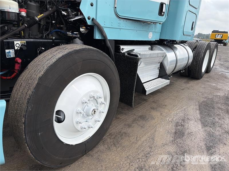 Kenworth T800B Тягачі