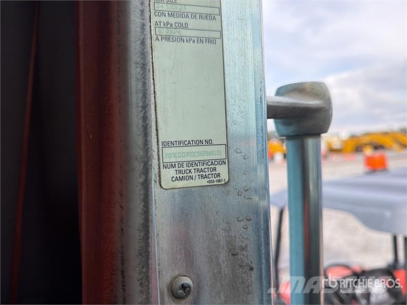 Kenworth T800B Sadulveokid